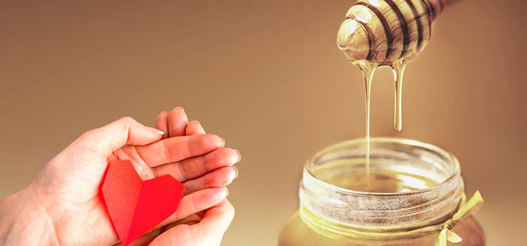 مفید برای قلب در مقاله خواص عسل ترشک