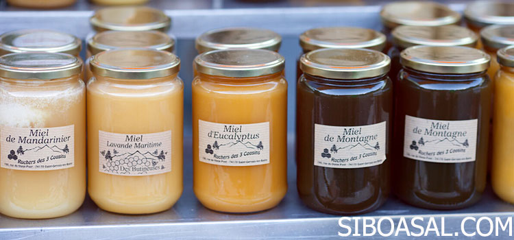 عسل طبیعی در یخچال سفت میشود